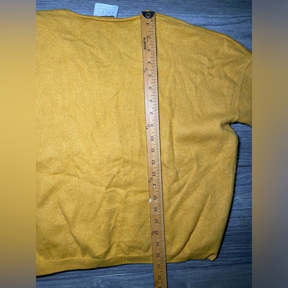 EUC Poles Madison Montagut Soft Mustard V Neck Long Sleeve Sweater - Picture 8 of 10